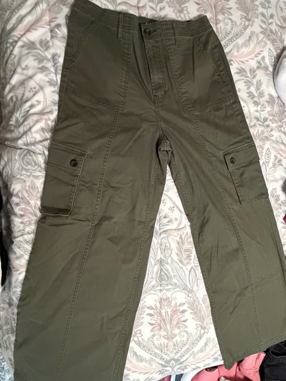 a.n.a women’s Olive Cargo Pants - Military Green